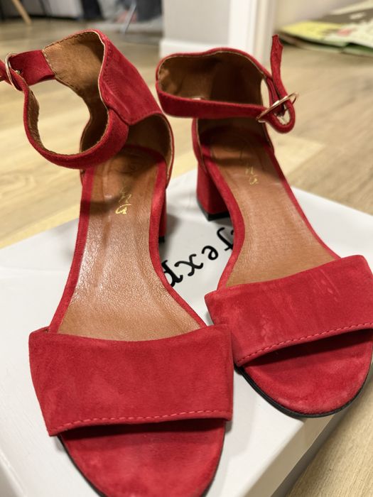 Босоніжки жіночі