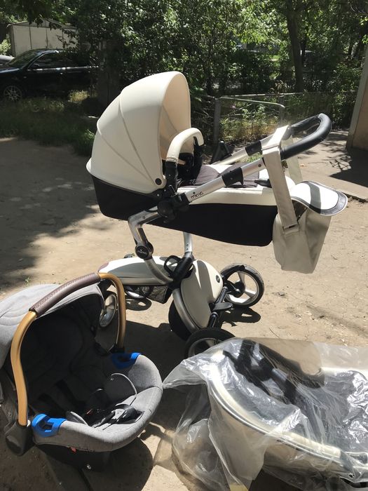 склад Коляски бу в отличном состоянии как новые! Вадатурского  71\1