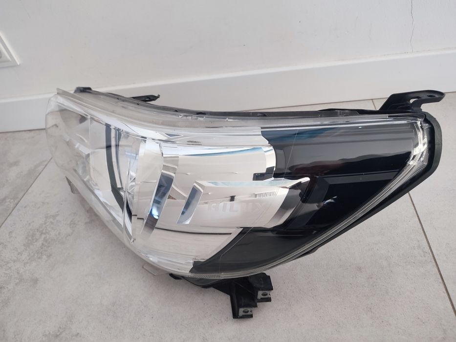 Lampa Reflektor Lewy Przód Toyota Hilux VIII 18r Oryginał
