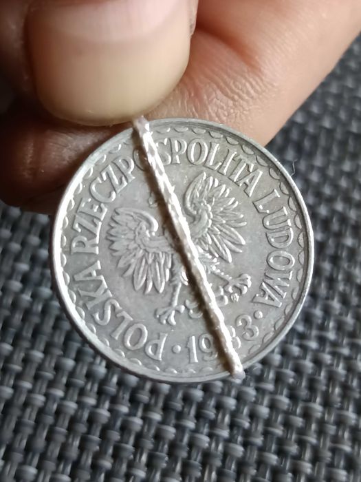 Sprzedam monetę 1 zloty 1983 rok skretka