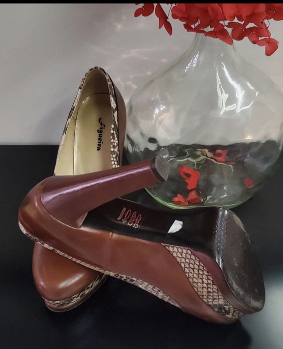 Sapato Salto Alto Compensado Pele Castanho e Beje