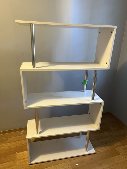 Sprzedam regal kolory bialego