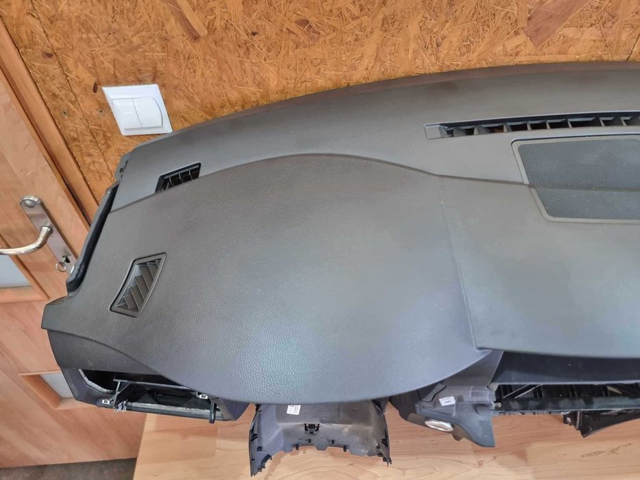 BMW e60 e61 deska rozdzielcza konsola oryginał plus uchwyty na kubki