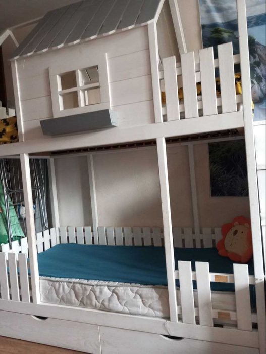 Ліжко для дітей двоповерхове