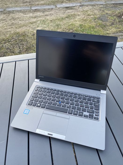 Toshiba Z30 i5 6gen /SSD 8GB RAM / 13,3 / Windows