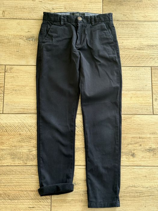 Sweterek i spodnie chinosy r.128/134