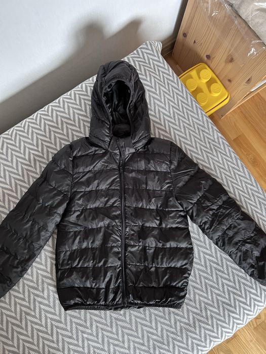 Куртка демі H&M, розмір 140, легенька та тепленька