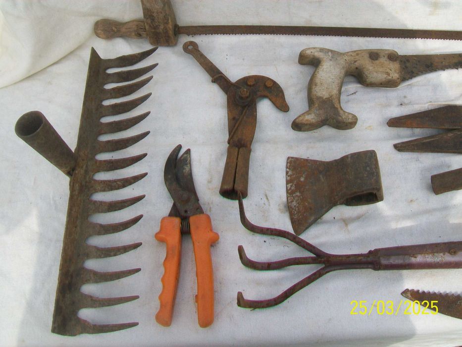 Stare narzędzia ogrodnicze