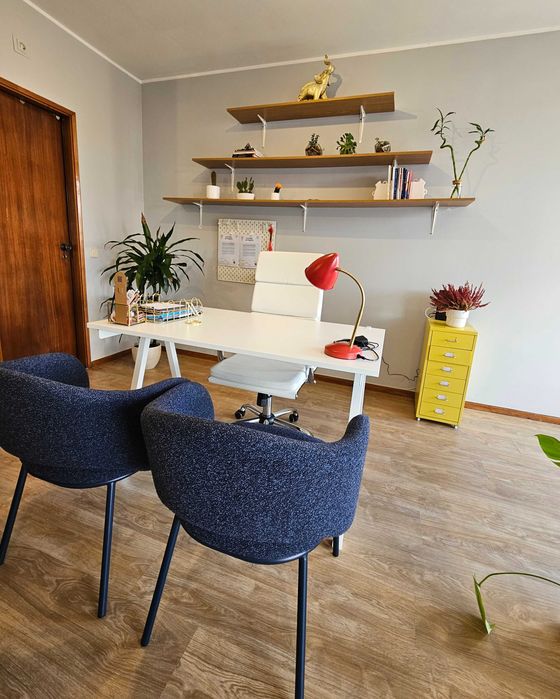 Arrenda-se escritório / Gabinete de consultas