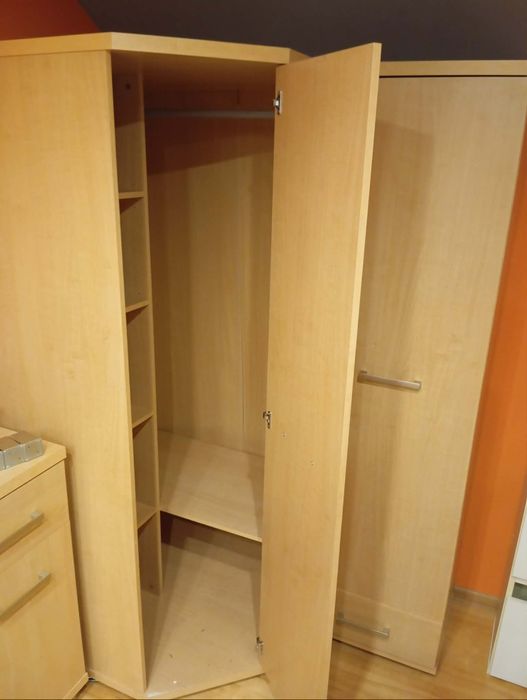 Szafa narożna ze słupkiem