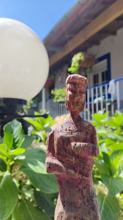Estátua em Madeira