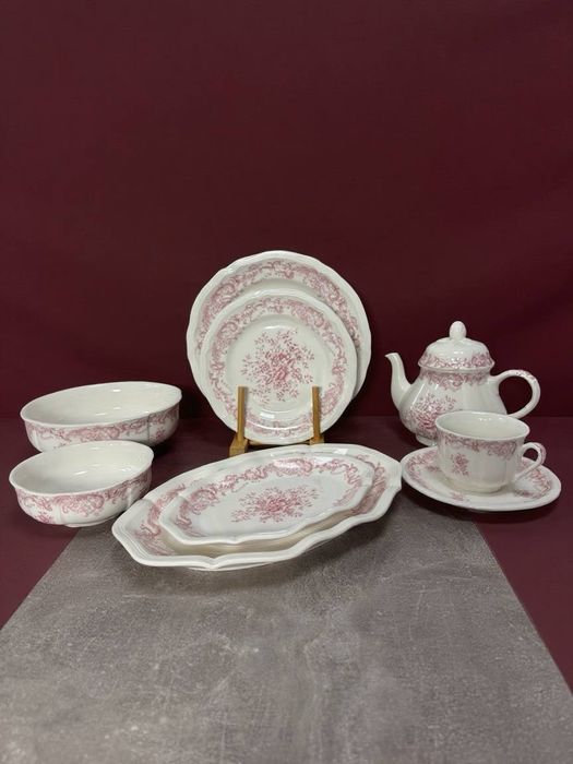 Вісім різних дизайнів, дуже стильні та якісні вироби з фарфору.