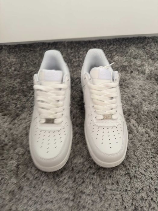 Ténis Nike Air Force brancos (41)