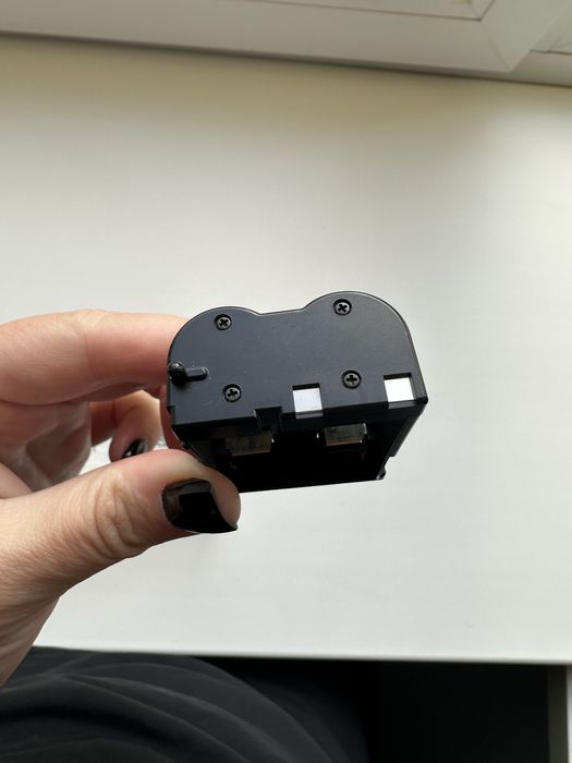 Коробка для батареек Nikon б/у