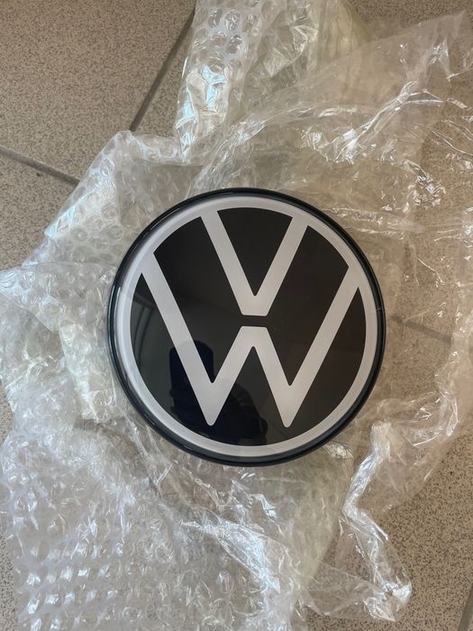 ID4 Volkswagen Емблема з накладками  , будь-які запчастини id4 id6