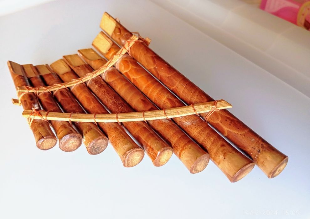 Flautas artesanais de bambú.