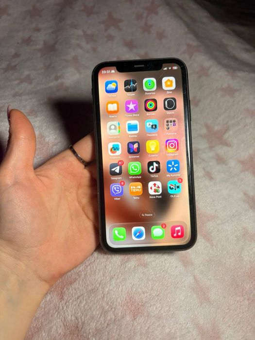 Продам Айфон 11 64 память