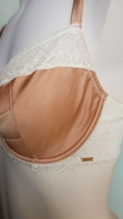 Marks & Spencer Autograf biustonosz z jedwabiem 75 D