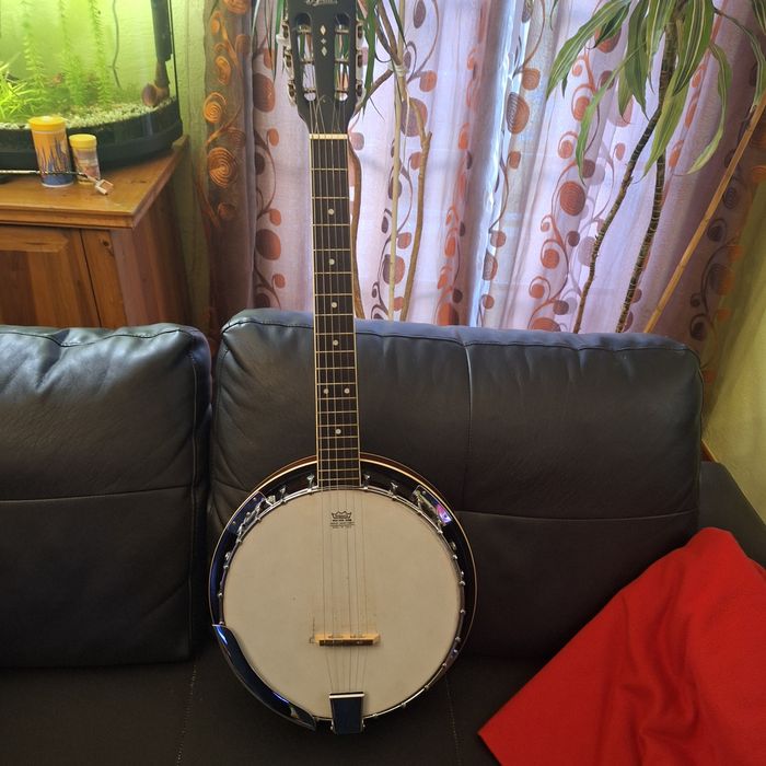 Viola banjo com afinação de guitarra