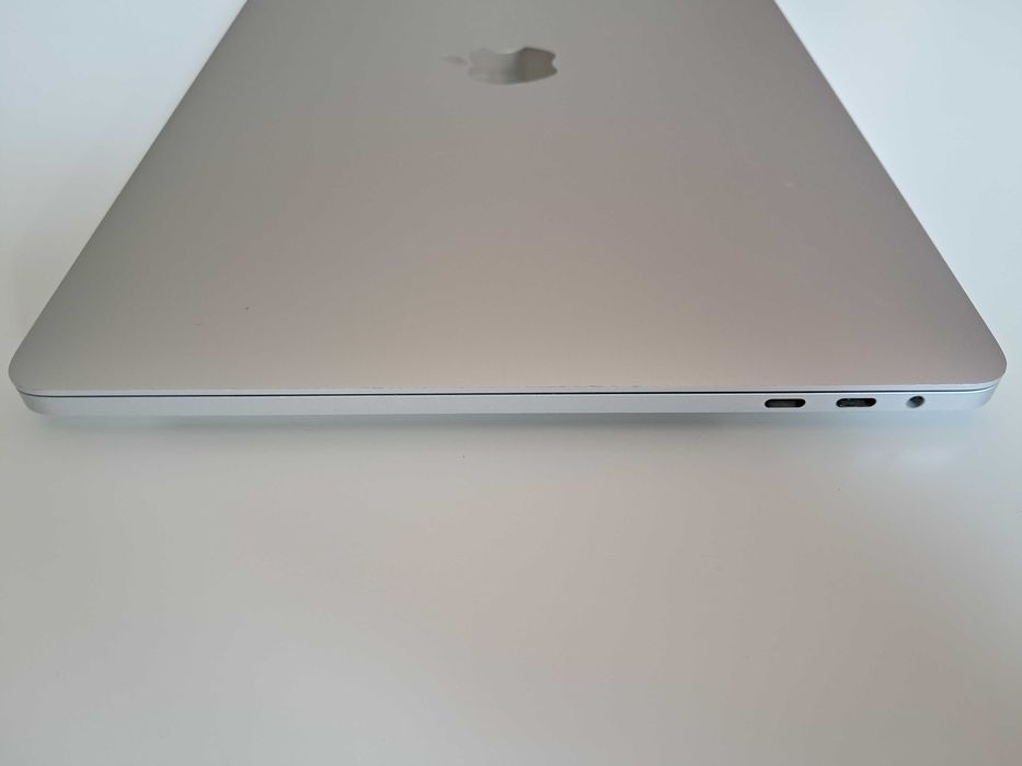 Apple MacBook Pro 2020 13'' i7 32GB 512GB SSD Retina Touch Bar