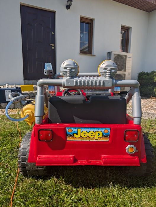 Zabawkowe autko jeep