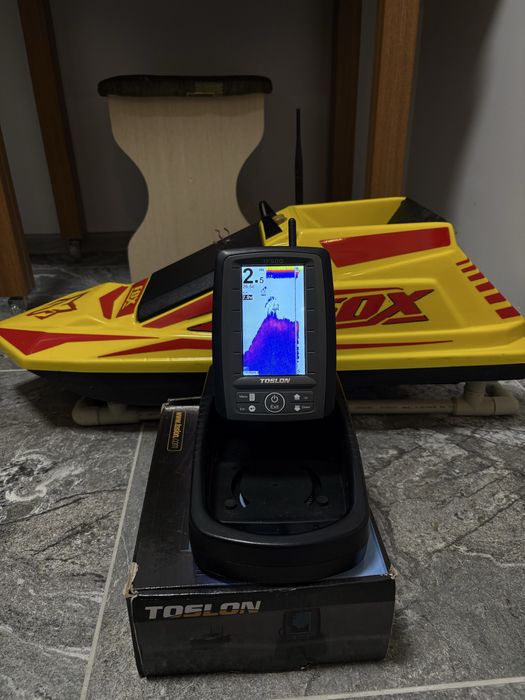 Продам карповый кораблик Fox