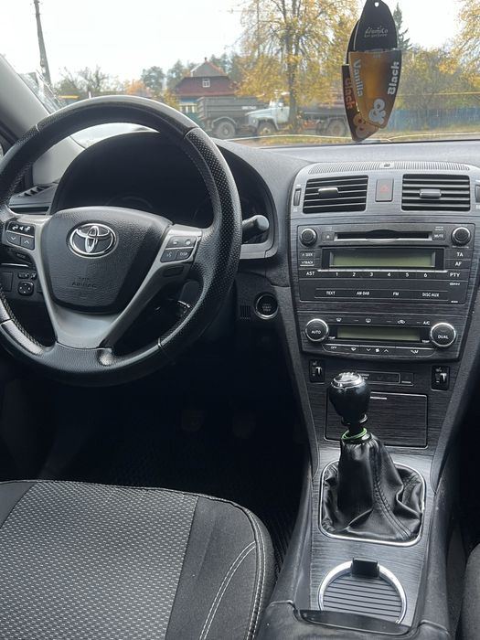 Toyota Avensis 2.0 газ бензин