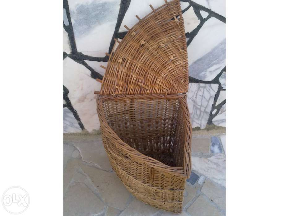 Cesto de Verga para um canto