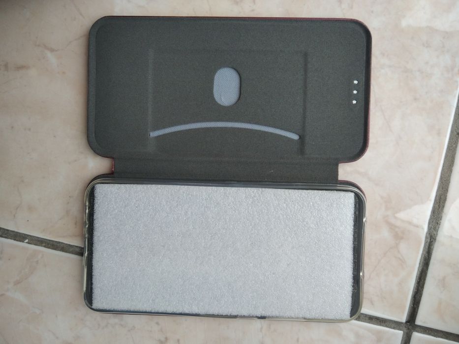 чехол на телефон