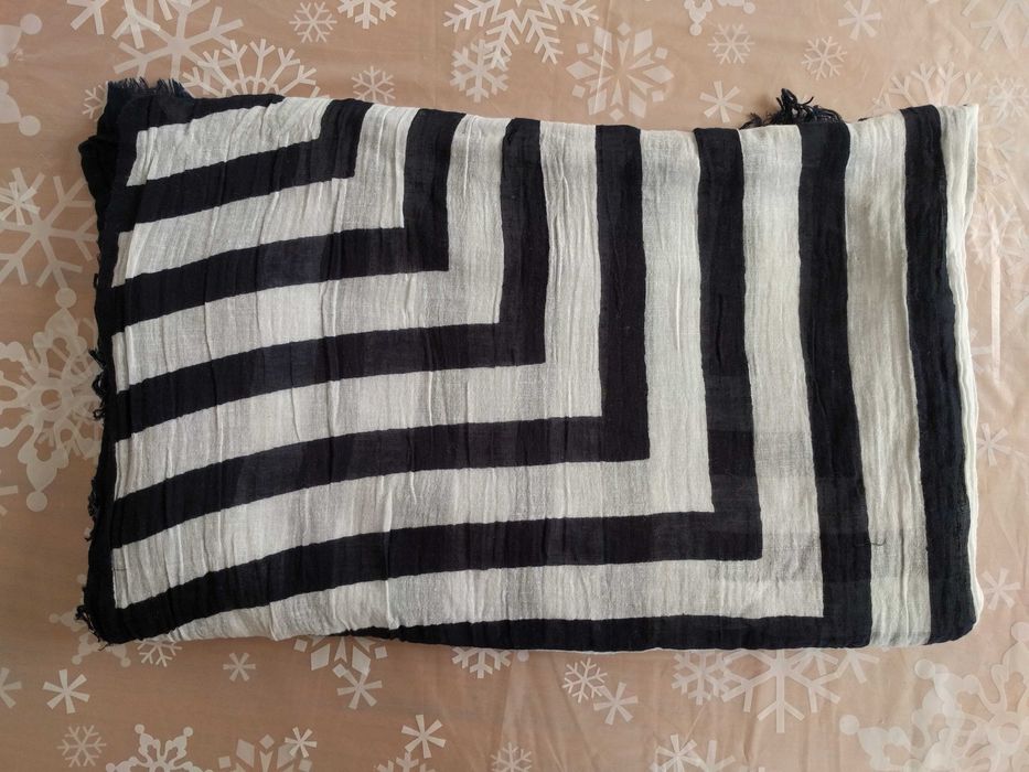 Chusta / apaszka / granatowo-białe pasy / 90 x 200 cm / Stan db