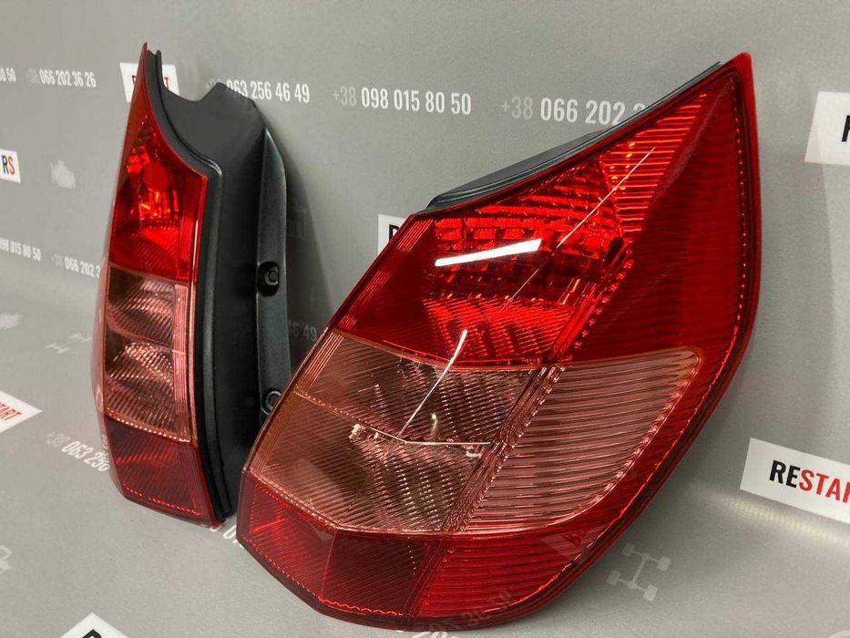 Ліхтарі задні стопи на Renault Scenic 2 (Рено Сценік 2) 2003 - 2005