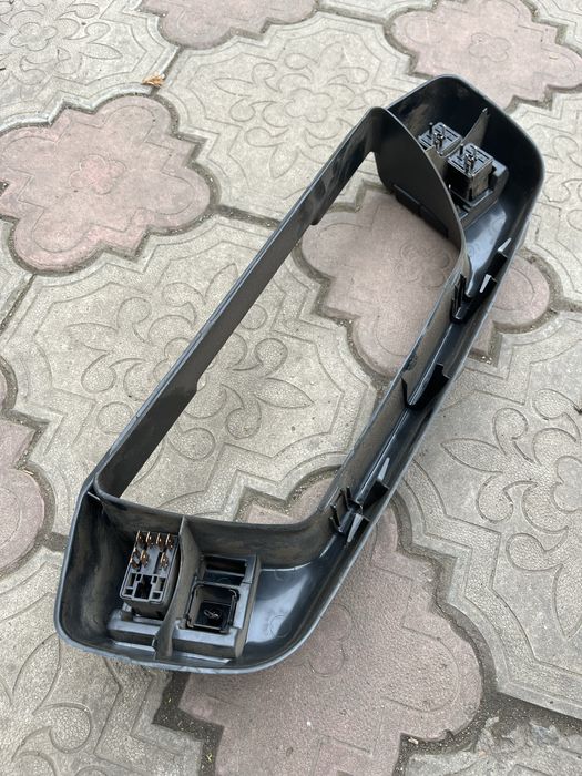 Обліцовка щітка ваз 2110. 2111. 2112 рамка