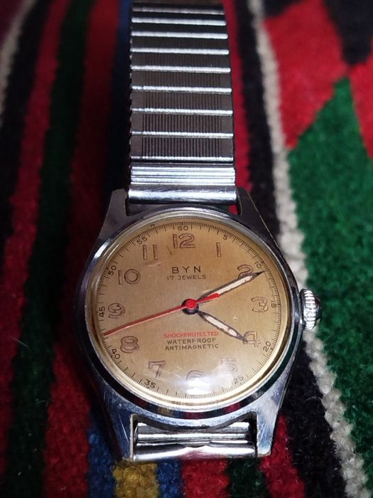 Вінтажний швейцарський годинник бренду BYN 1940 - 1950-х років