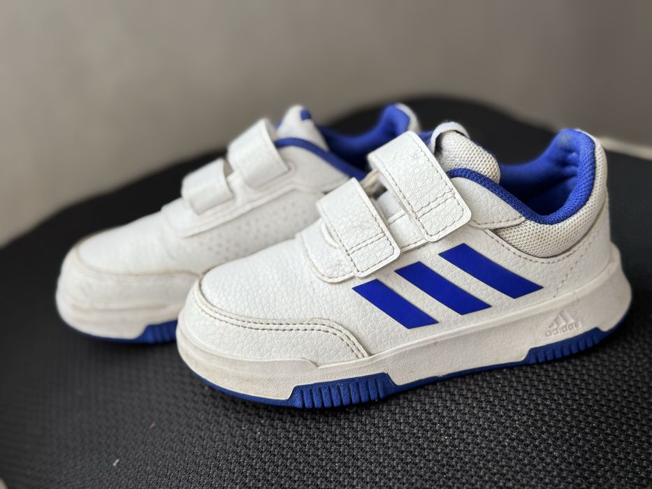 Кросівки adidas для хлопчика або дівчинки