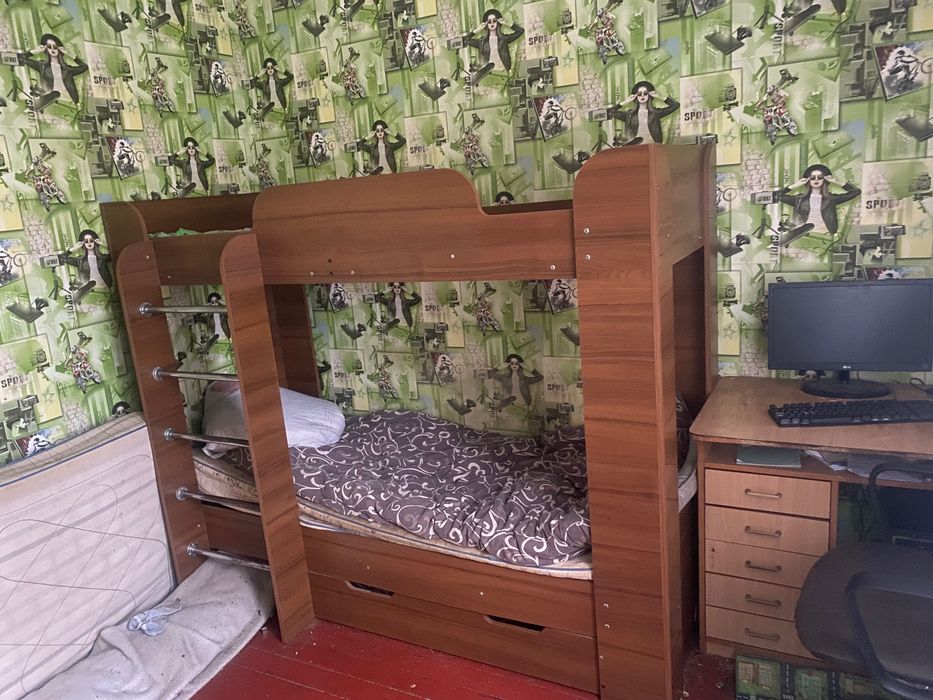 Продам кровать 2 поверхи