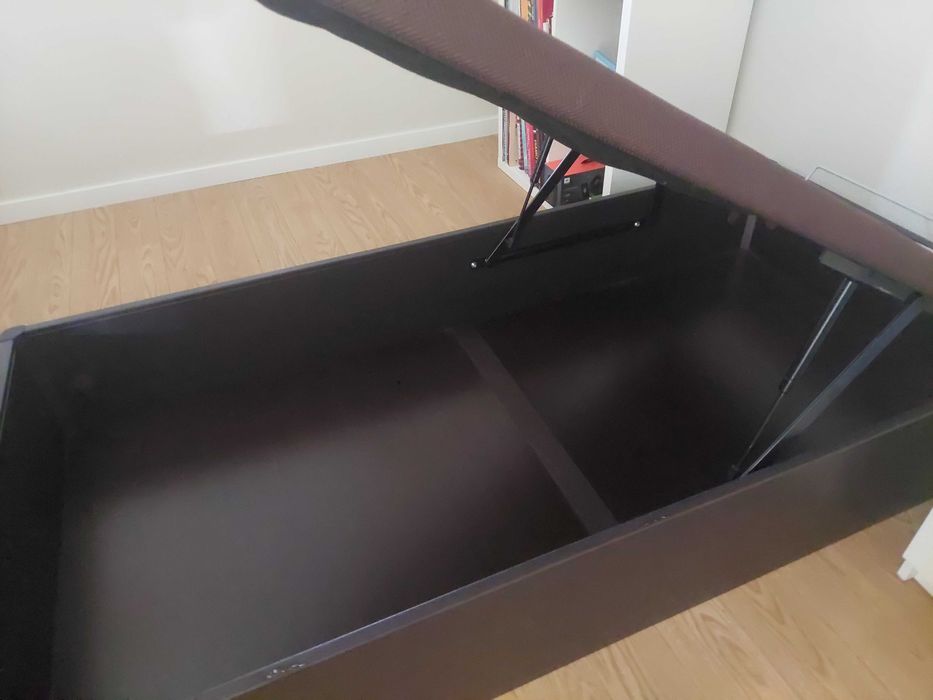 Vendo sommier com arrumação Pikolin para colchão 90 por 1,90cm