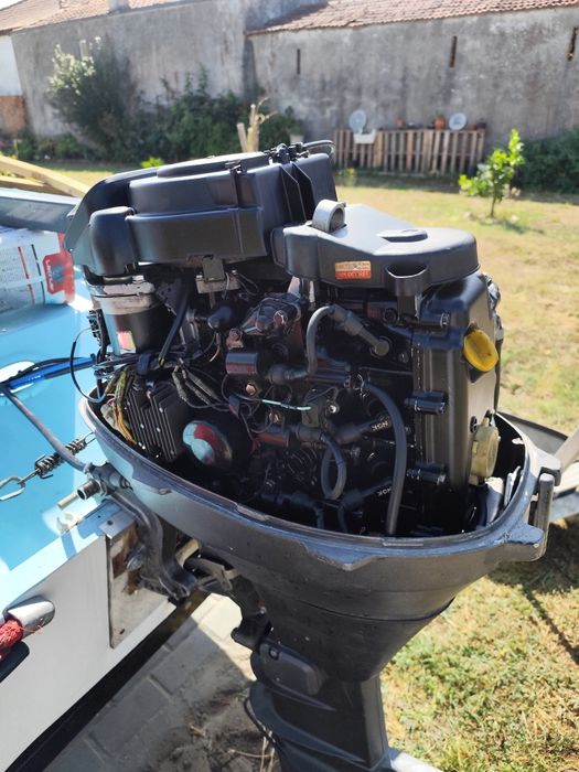 Barco recreio,4,05m . 5 lugares ,motor Tohatsu 25 cv