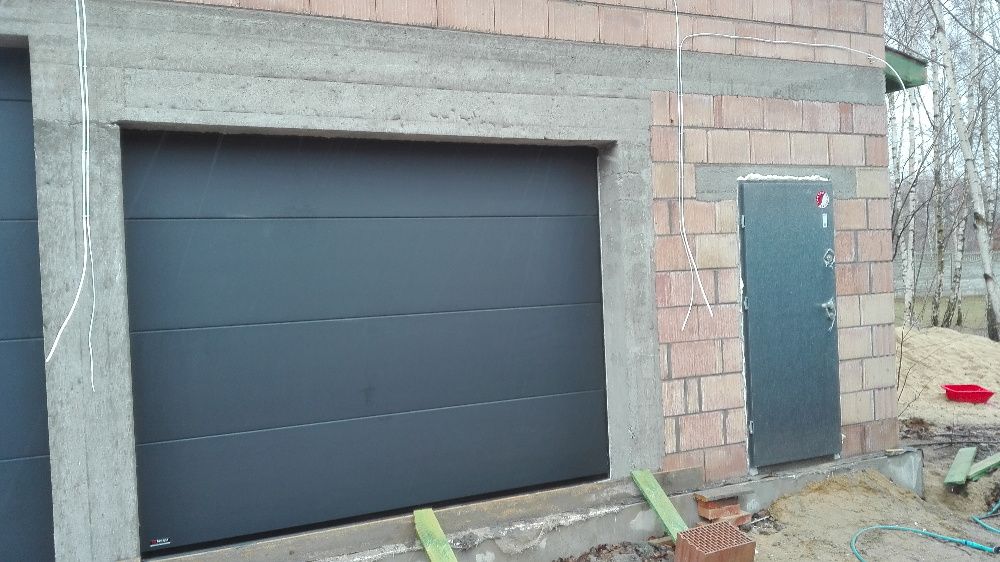 Brama garażowa kolor RAL7016 bramy segmentowe drzwi garażowe