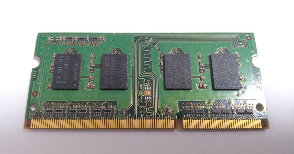 Оперативная память DDR 1GB Samsung ОЗУ 1Rx8 PC3-8500S-07-10-B1 M471B28