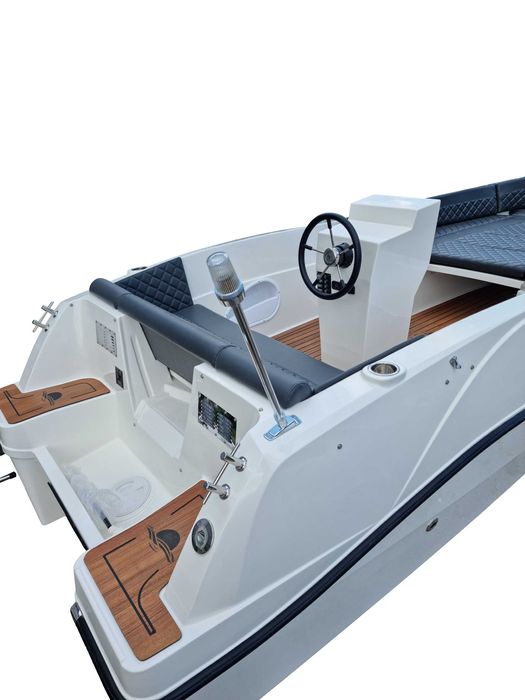 Nowa łódź OD RĘKI: Sunrise 530 Tender - NA 8 OSÓB ! - od boatcenter.pl