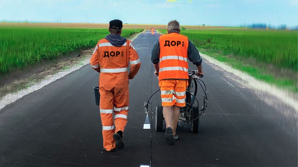 Нанесение дорожной разметки. Разметка парковок.