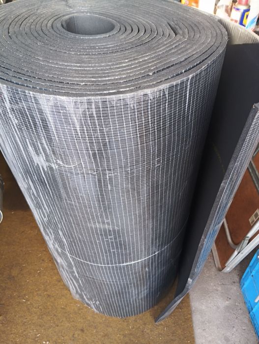 Pianka izolacyjno- wyguszająca