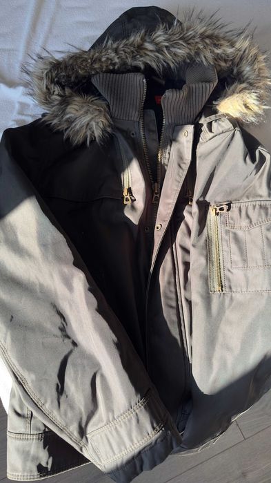 Casaco Hugo Boss Orange verde com capuz em pêlo