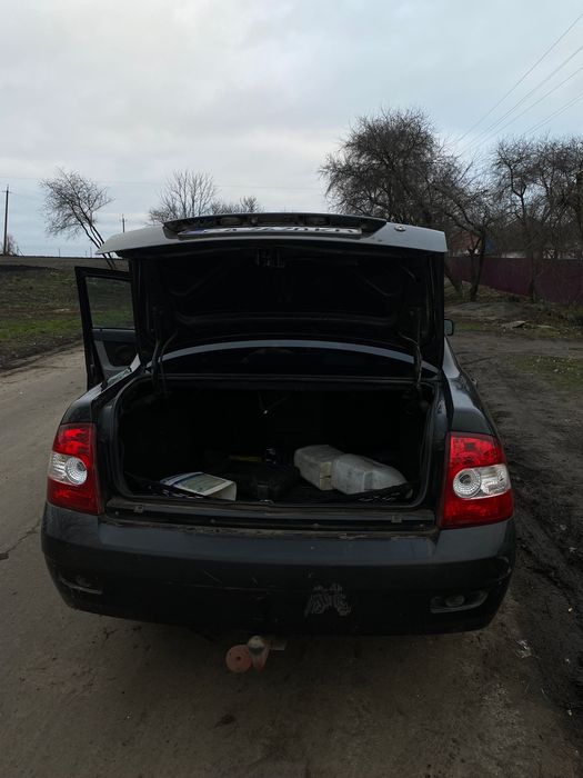 Продам машину Приору