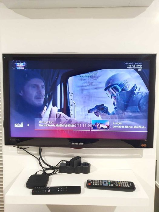 TV Samsung 32" em excelente estado