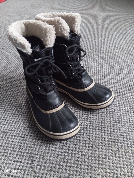 czarne śniegowce marki Sorel model Sorel Winter Carnival  r. 37