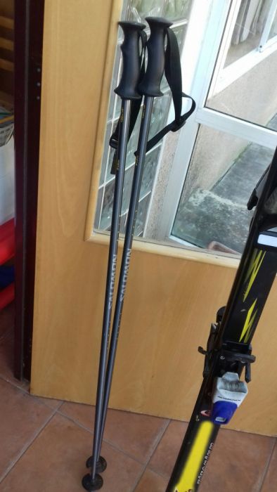 Skis Elan + bastões