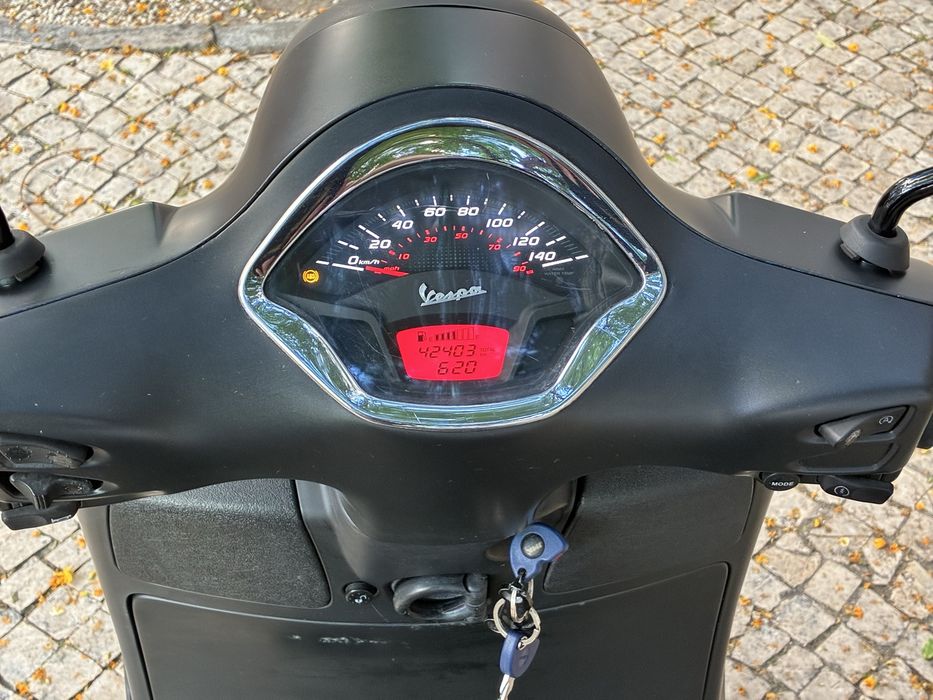 Vespa GTS 125 Notte ABS ESP com 40.000 km