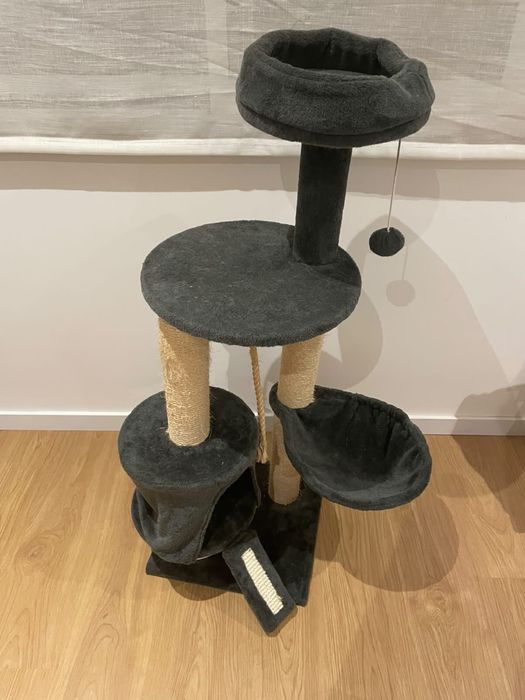 Arranhador grande para gatos – vários níveis e esconderijos