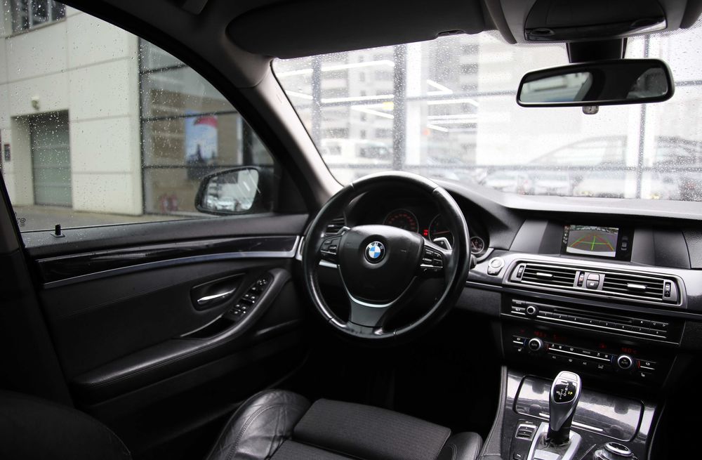 BMW 5 Series 520 Офіційна
